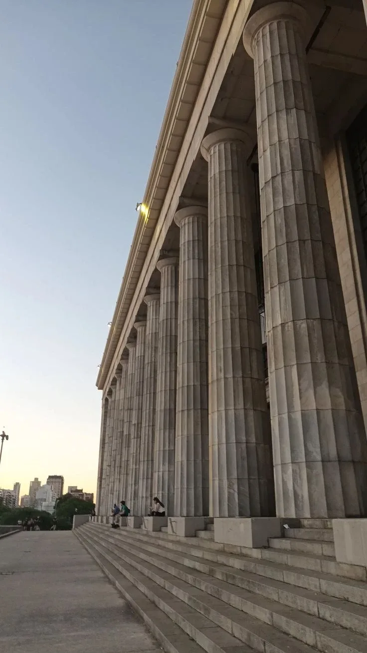 Columnas de la Facultad de Derecho de la UBA